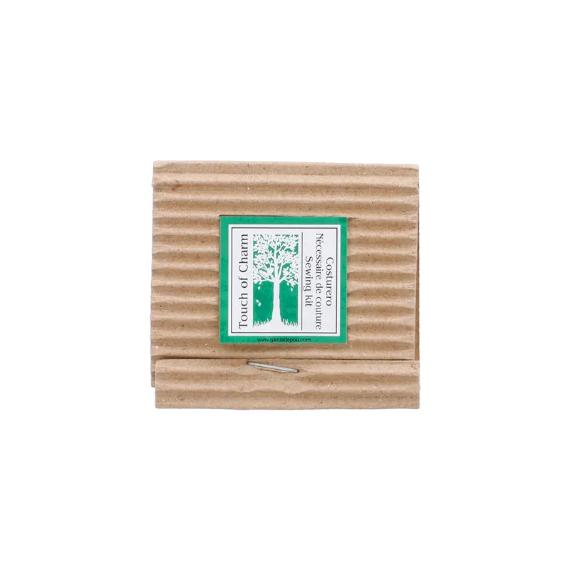 NÉCESSAIRES À COUTURE, ÉTUI RECYCLÉ 'TOUCH OF CHARM'  6,5x6 CM (100 UNITÉ)