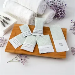 PEIGNES EN SACHETS BLANC