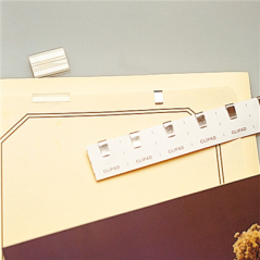 10 U. CLIPS MÉTALLIQUES SUR PAPIER ADHÉSIF