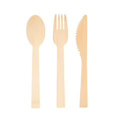 SET 4/1 FOURCHETTE, COUTEAU, CUILLÈRE, SERVIETTE