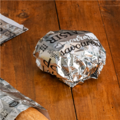 PAPIER INGRAISSABLE BASKET 'PAROLE' 35+20 G/M2 31x31 CM ARGENTE PARCHEMIN + ALUMINIUM (1000 UNITÉ)