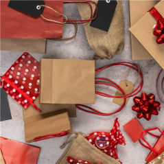 SACS SOS AVEC ANSES EN PAPIER ROUGE