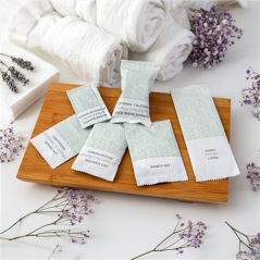 VANITY SET EN SACHET BLANC 'THERAPY'  6x10,5 CM (250 UNITÉ)