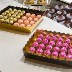BARQUETTES PÂTISSERIE DEUX FACES  380 G/M2 22x14x3,5 CM OR/NOIR CARTON (250 UNITÉ)